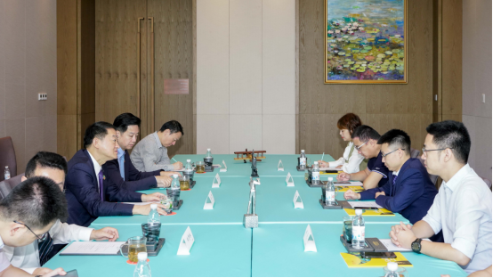 省ag亚娱集团党委书记、董事长任丁与腾讯“王者荣耀”CTO邓君、腾讯大成网总裁郑亮座谈交流